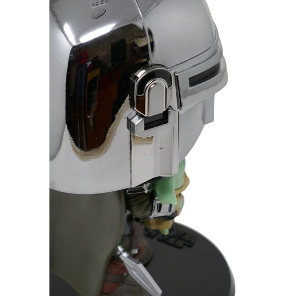 Funko Pop! Star Wars The Mandalorian (Chrome) & The Child Jumbo Size Bobblehead - Picture 9 of 11